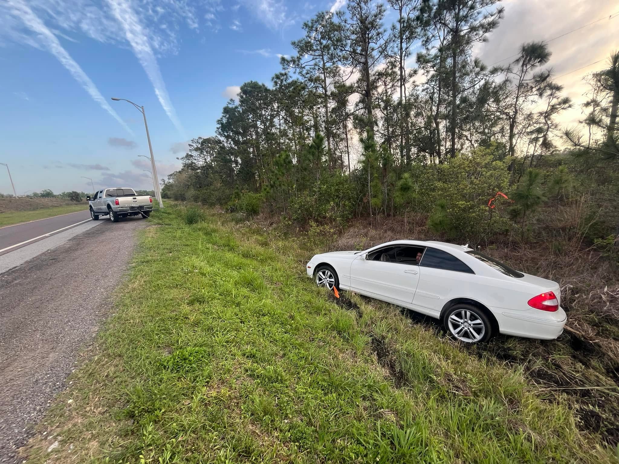 JF Drives winch wrecker on a roadside call
